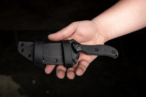 TOPS Knives HERO-04 Silent Hero - Smooth Scales