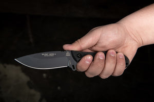 TOPS Knives HERO-04 Silent Hero - Smooth Scales